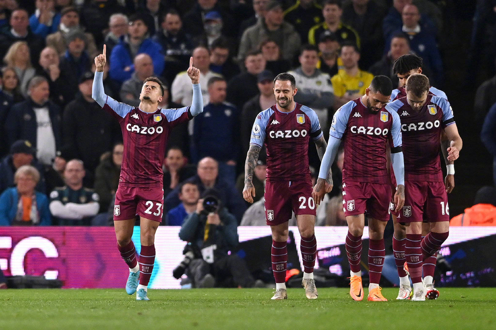 輕選手與經 輕選手與經